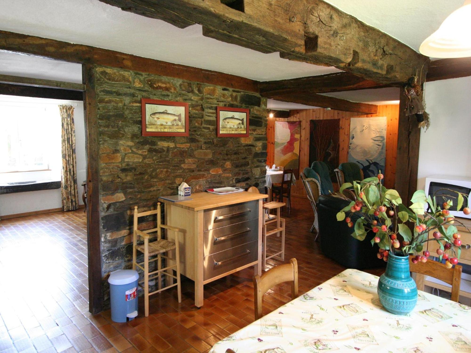 Casa de Férias Cosy In Sourbrodt With Sauna *